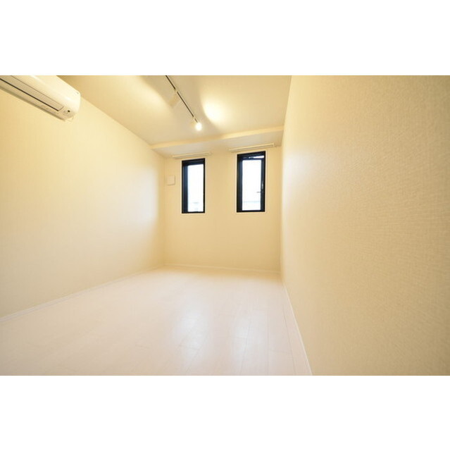 グローリオシェルト神宮前 内観