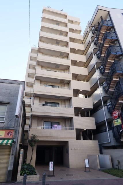 コート・アドヴァンス3階 外観