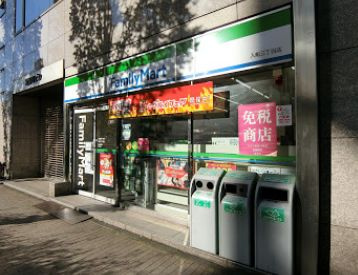 プライムステイ築地6階 【コンビニエンスストア】ファミリーマート 入船三丁目店まで653ｍ