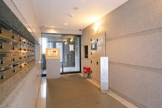 ルーブル西早稲田2階 エントランス