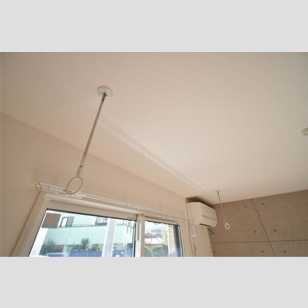 D-room浜町102号室 室内物干し