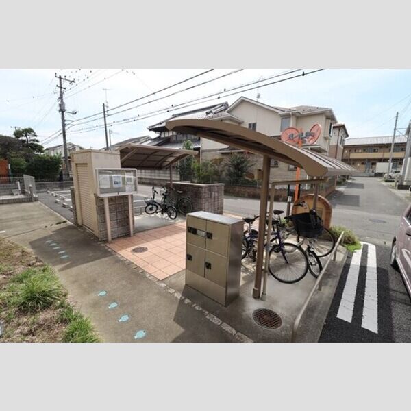 キャピタル203号室 駐輪場