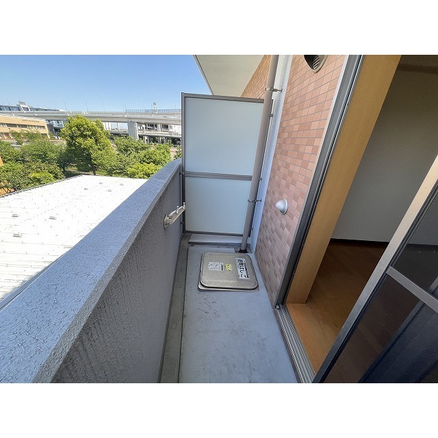 ルビナス・ウエストパレス0402号室 バルコニー