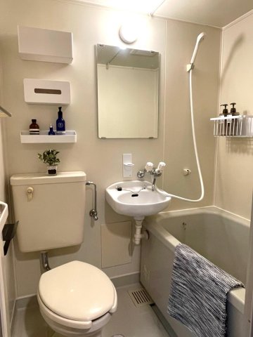 ヴィラクレイン 写真の収納ラック付きですので使いやすいですよ。