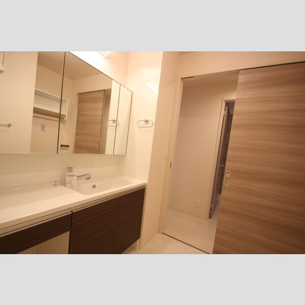 RSAⅢ ワイド3面ミラーの洗髪洗面化粧台♪