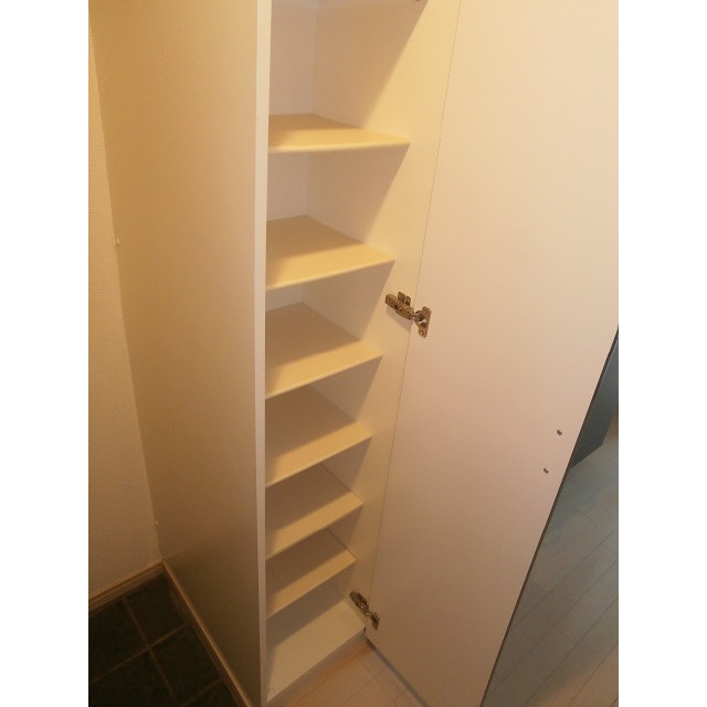 プレール・ドゥーク津田沼 玄関