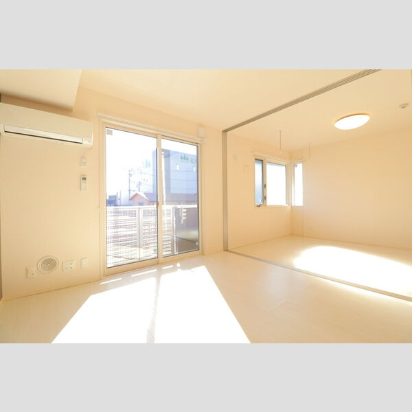 ロイジェントパークス レイクタウン Ⅲ　F106号室 リビング・洋室