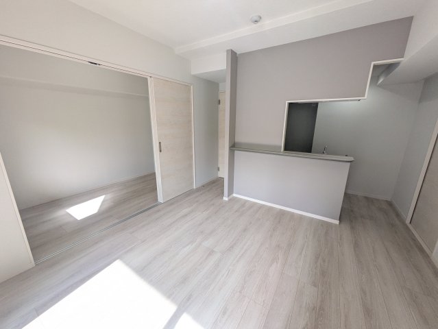 ジェノヴィア六町1階 同建物別部屋の参考画像