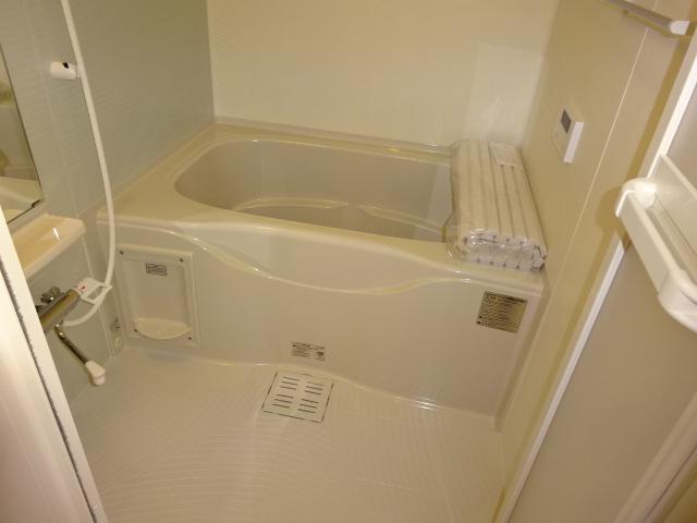 セレーノコトー203号室 バス