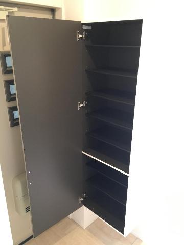 メゾンドラフィネ塩焼 下駄箱