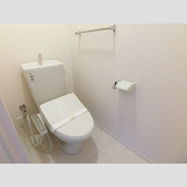 メゾン丸山201号室 温水洗浄暖房便座