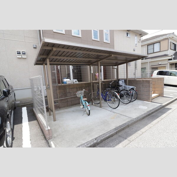 シャリテレーヴ　A201号室 駐輪場