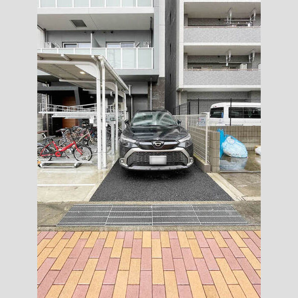 グレースクレスト八潮606号室 駐車場