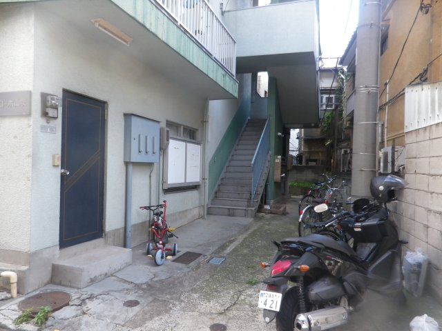 コーポ山吹202号室 エントランス