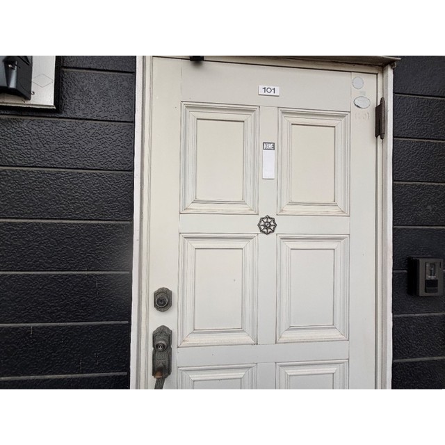 スカイコート101号室 玄関