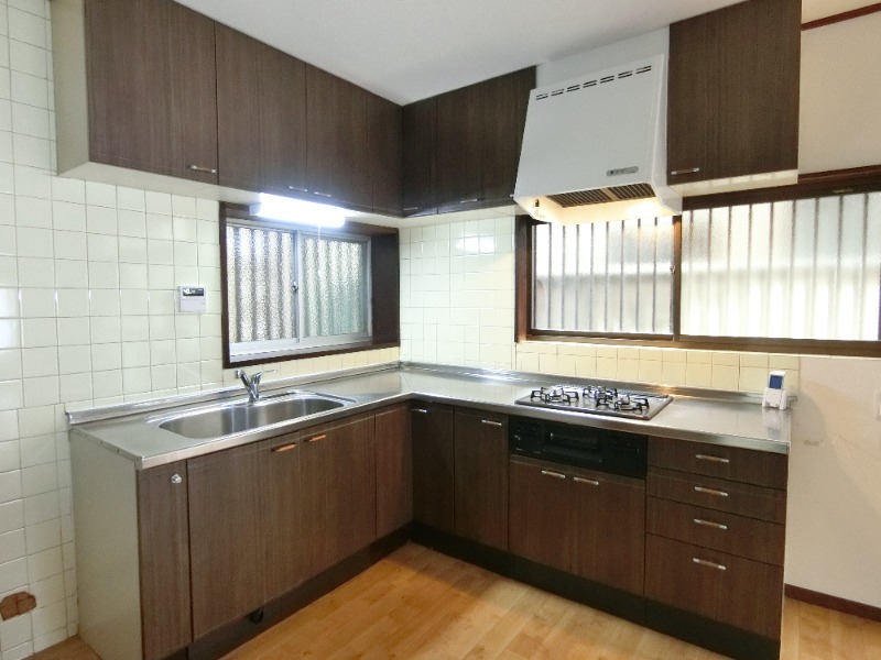 ポルボロン夏見台 使いやすいL字キッチン