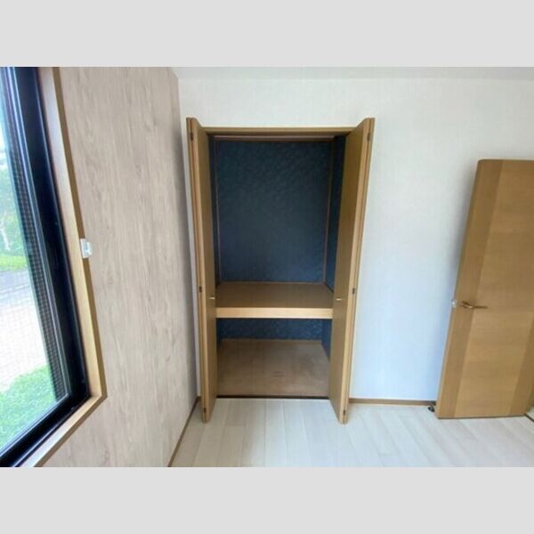 スクウェアガーデン　Ⅶ 物入れ