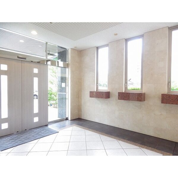 エルム湘南 エントランス