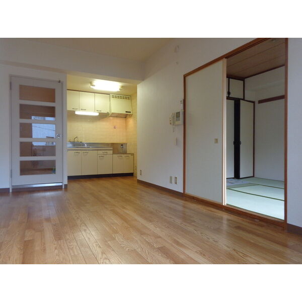 ハイツ空蝉 リビング