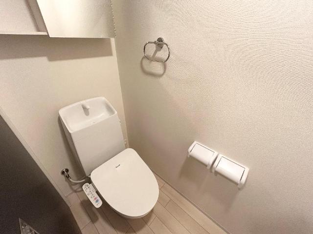 ルナフォーリア205号室 シャワー付トイレ