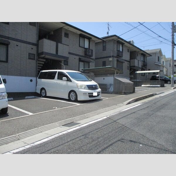 ステジュアン　A 駐車場