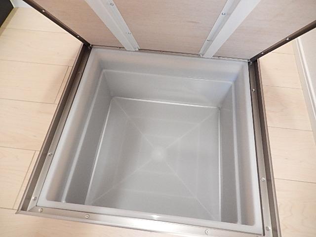 ルミナス国立Ⅰ101号室 床下収納