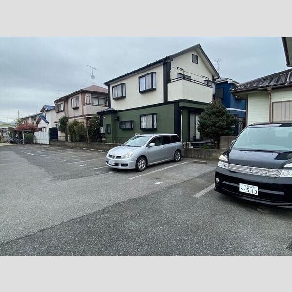 サンウエスト 駐車場