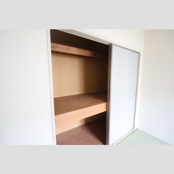 ソレイユ若葉　A201号室 収納