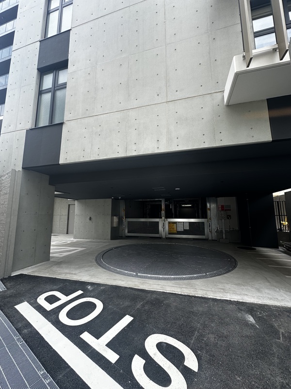ONE ROOF RESIDENCE NISHINIPPORI12階 駐車場