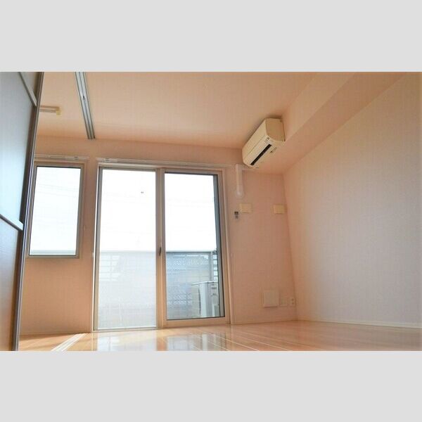 D-ROOM East リビングダイニング(別角度)