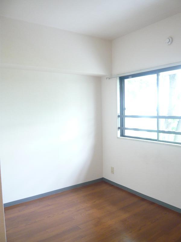 コートハウス藤ヶ丘0205号室 リビング