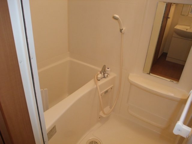 シャン・デ・フルール103号室 バス