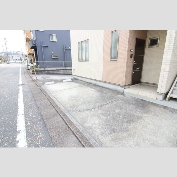 ボヌール桜道 駐車場