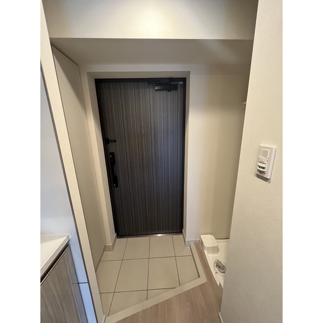 プレール・ドゥーク川口並木905号室 玄関