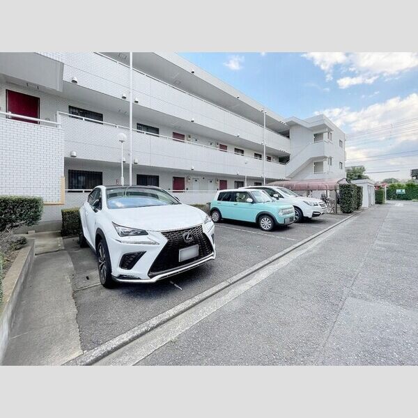 清水マンション 駐車場