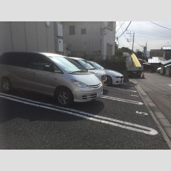 ハーモニー　弐番館 駐車場