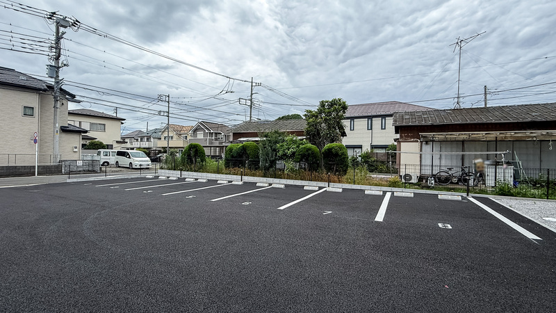 ＭＡＩＳＯＮ　ＬＩＭＯＮＡＩＡ2階 駐車場