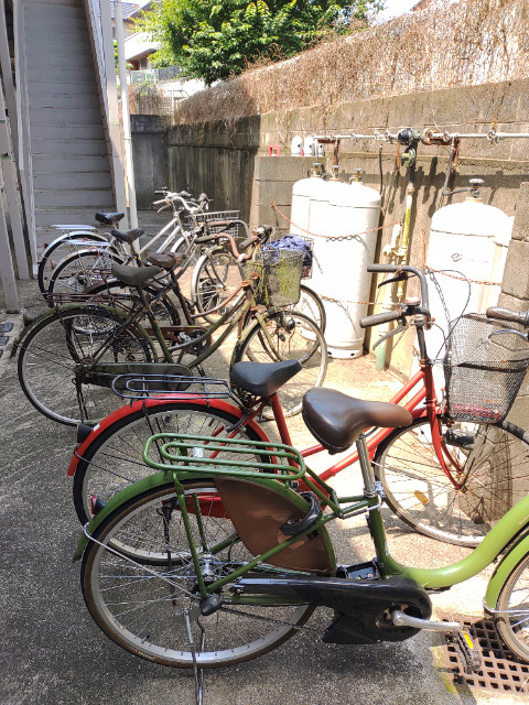 コーポラスカイトB2階 駐輪場