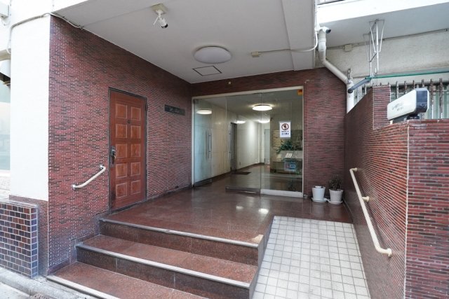 ニュー池尻マンション5階 エントランス