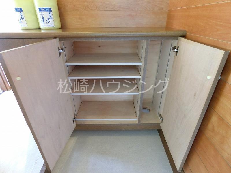 グリーンヒルズ松ヶ丘2階 玄関