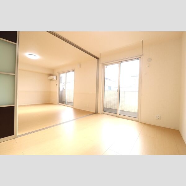 グランフォート101号室 同建物別部屋の参考画像