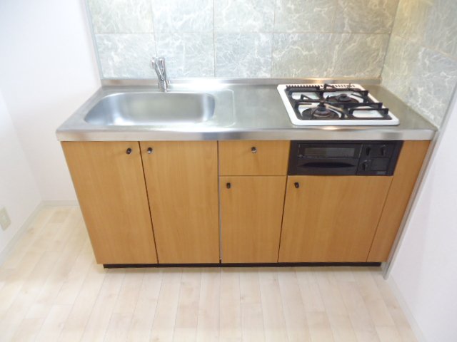 ヴィラ・マリアージュ101号室 キッチン