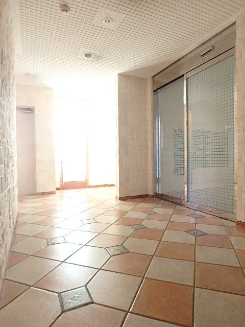 ガラ・シティ駒沢大学8階 エントランス