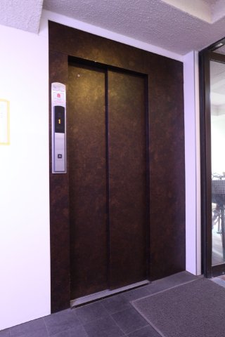 新井ビル102号室 エントランス