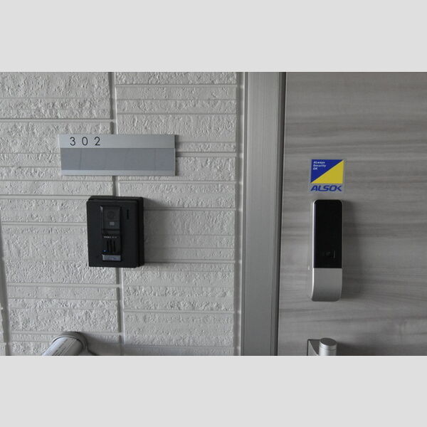 メタルフォックス302号室 玄関