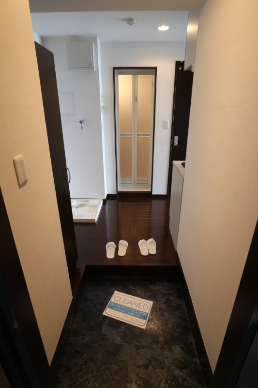 REV　REFAYS　B・B 玄関