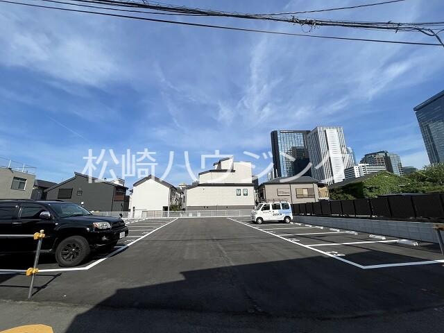 フルール新宿・淀橋1階 物件前の駐車場