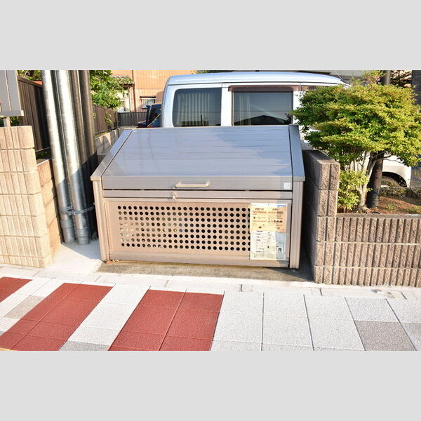 ウエストヒルズ　B 敷地内ごみ置き場