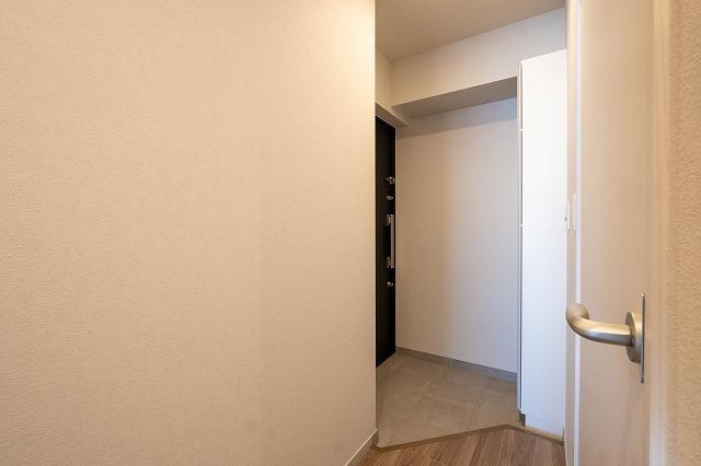 Lighthouse西新宿4階 玄関