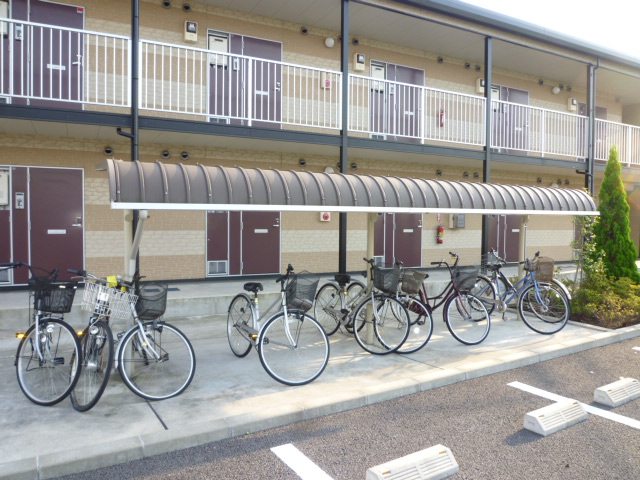 レオパレスエスペランサⅣ111号室 駐輪場